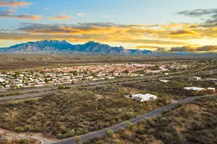 1931 S Calle Montanosa, Green Valley, AZ 85622 - Photo 4