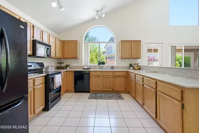 1380 W Copper Creek Place, Oro Valley, AZ 85737 - Photo 12