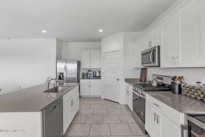 11192 S Weismann Drive, Vail, AZ 85641 - Photo 8