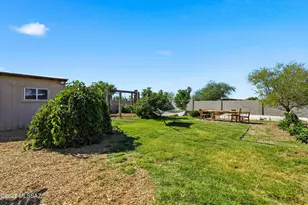 7390 N Dickinson Pl, Tucson, AZ 85741 - Photo 2