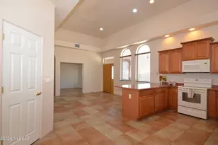 5784 W Treasure Point Pl, Tucson, AZ 85713 - Photo 2