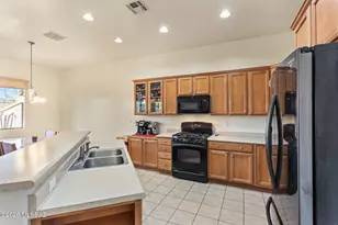 6592 W Sydney Ct, Tucson, AZ 85757 - Photo 6