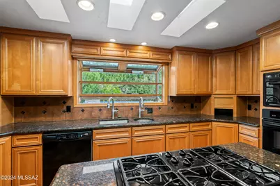 1435 E Indian Wells Road, Tucson, AZ 85718 - Photo 14