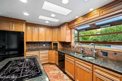 1435 E Indian Wells Road, Tucson, AZ 85718 - Photo 16