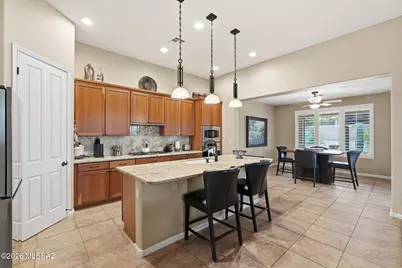 2568 E Arica Way, Green Valley, AZ 85614 - Photo 10
