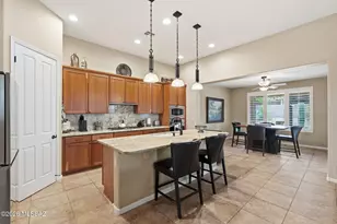 2568 E Arica Way, Green Valley, AZ 85614 - Photo 10