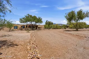3735 N Gunnison Dr, Tucson, AZ 85749 - Photo 1