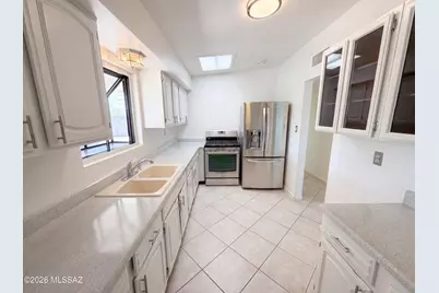 650 S Kenyon Drive, Tucson, AZ 85710 - Photo 2