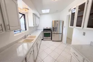 650 S Kenyon Dr, Tucson, AZ 85710 - Photo 2