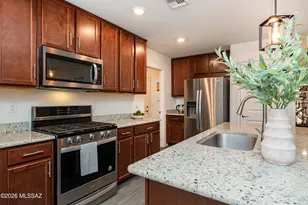 8546 W Finch Ln, Tucson, AZ 85757 - Photo 2