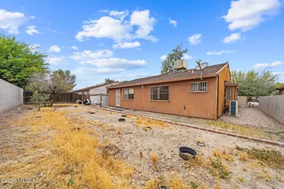 2001 W Burgundy Way, Tucson, AZ 85746 - Photo 22
