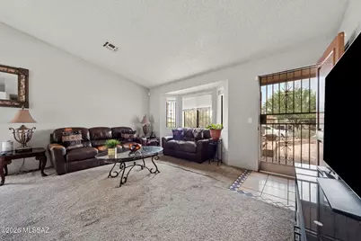 2001 W Burgundy Way, Tucson, AZ 85746 - Photo 2