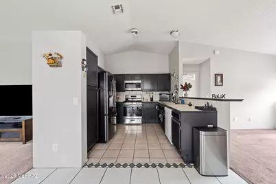 2001 W Burgundy Way, Tucson, AZ 85746 - Photo 6