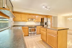 9022 E Rosewood St, Tucson, AZ 85710 - Photo 8