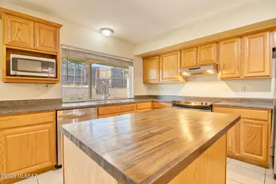 9022 E Rosewood Street, Tucson, AZ 85710 - Photo 12