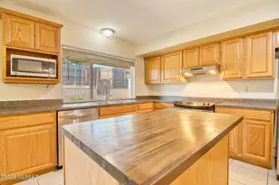 9022 E Rosewood St, Tucson, AZ 85710 - Photo 12
