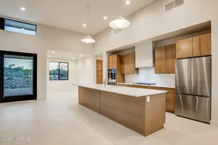 2769 W Black Cloud Ct, Tucson, AZ 85745 - Photo 4