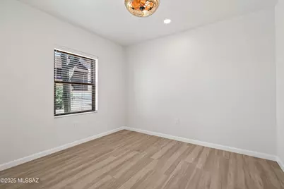 717 N 7th Avenue #D, Tucson, AZ 85705 - Photo 6