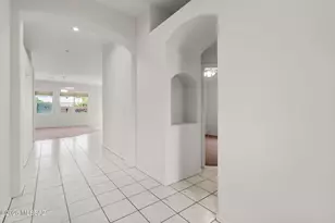84 N Desert Stream Dr, Tucson, AZ 85745 - Photo 6
