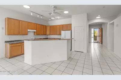 84 N Desert Stream Drive, Tucson, AZ 85745 - Photo 10