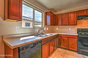 4530 S Sunrise Bluff Way, Tucson, AZ 85730 - Photo 2