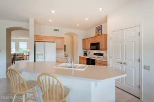 1958 W Amblemorn Dr, Green Valley, AZ 85622 - Photo 6