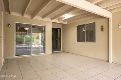 201 N Calle Del Lago, Green Valley, AZ 85614 - Photo 2