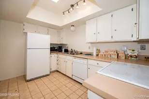 6970 E Abby Ln, Tucson, AZ 85715 - Photo 6
