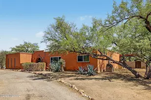 11320 E Concho Cir, Tucson, AZ 85749 - Photo 2