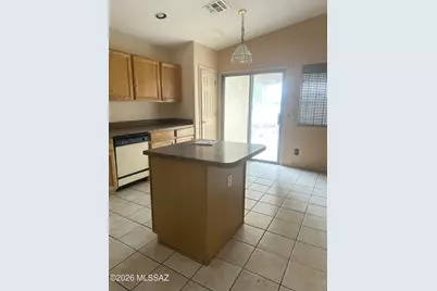 8059 N Surprise Drive, Tucson, AZ 85743 - Photo 4
