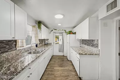 3718 S Clark Avenue, Tucson, AZ 85713 - Photo 6
