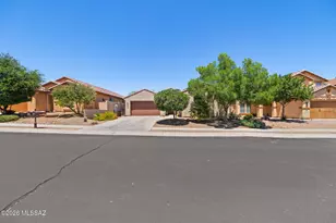 734 West Camino Curvitas, Sahuarita, AZ 85629 - Photo 2