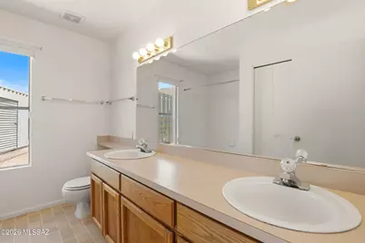 9724 N Oak Shadows Place, Tucson, AZ 85737 - Photo 20