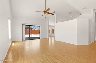 9724 N Oak Shadows Pl, Tucson, AZ 85737 - Photo 4