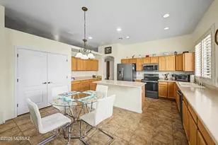 2329 W Calle Balaustre, Green Valley, AZ 85622 - Photo 10