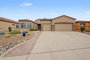 2329 W Calle Balaustre, Green Valley, AZ 85622 - Photo 2