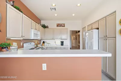 312 N Royal Bell Drive, Green Valley, AZ 85614 - Photo 12