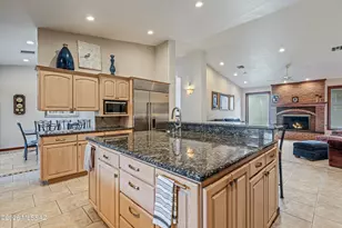 3892 N Mountain Cove Dr, Tucson, AZ 85750 - Photo 12