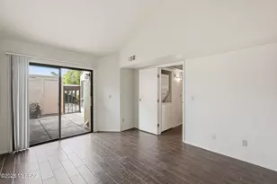 7610 E Callisto Cir, Tucson, AZ 85715 - Photo 14