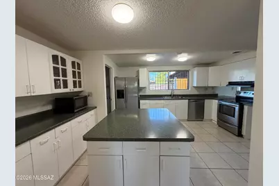 8175 E 20th Street, Tucson, AZ 85710 - Photo 16