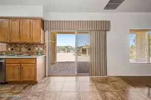 8273 N Amber Burst Dr, Tucson, AZ 85745 - Photo 12