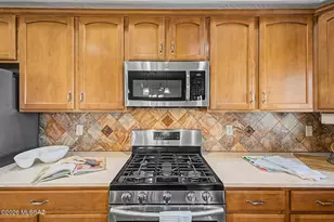 8273 N Amber Burst Dr, Tucson, AZ 85745 - Photo 16