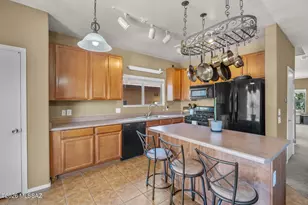 5669 W King Snake Dr, Tucson, AZ 85742 - Photo 8