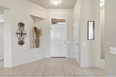 297 N Crescent Bell Drive, Green Valley, AZ 85614 - Photo 6