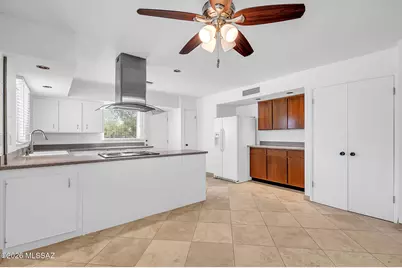 568 W Paseo Solana, Green Valley, AZ 85614 - Photo 12