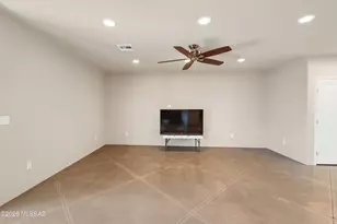 1240 E Blacklidge Dr, Tucson, AZ 85719 - Photo 10