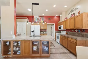 2560 S Pecan Valley Pl, Green Valley, AZ 85614 - Photo 6