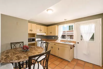 481 S Paseo Lobo #B, Green Valley, AZ 85614 - Photo 10