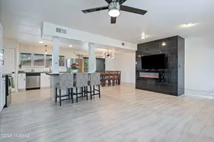 8302 E Kenyon Dr, Tucson, AZ 85710 - Photo 2