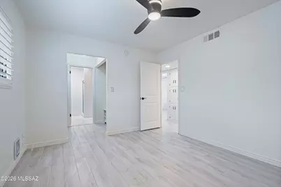 8302 E Kenyon Drive, Tucson, AZ 85710 - Photo 8